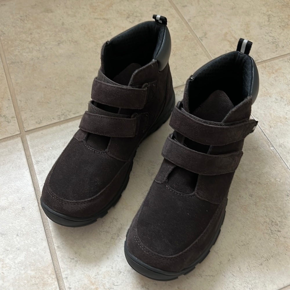 Land’s End Suede Dark Brown